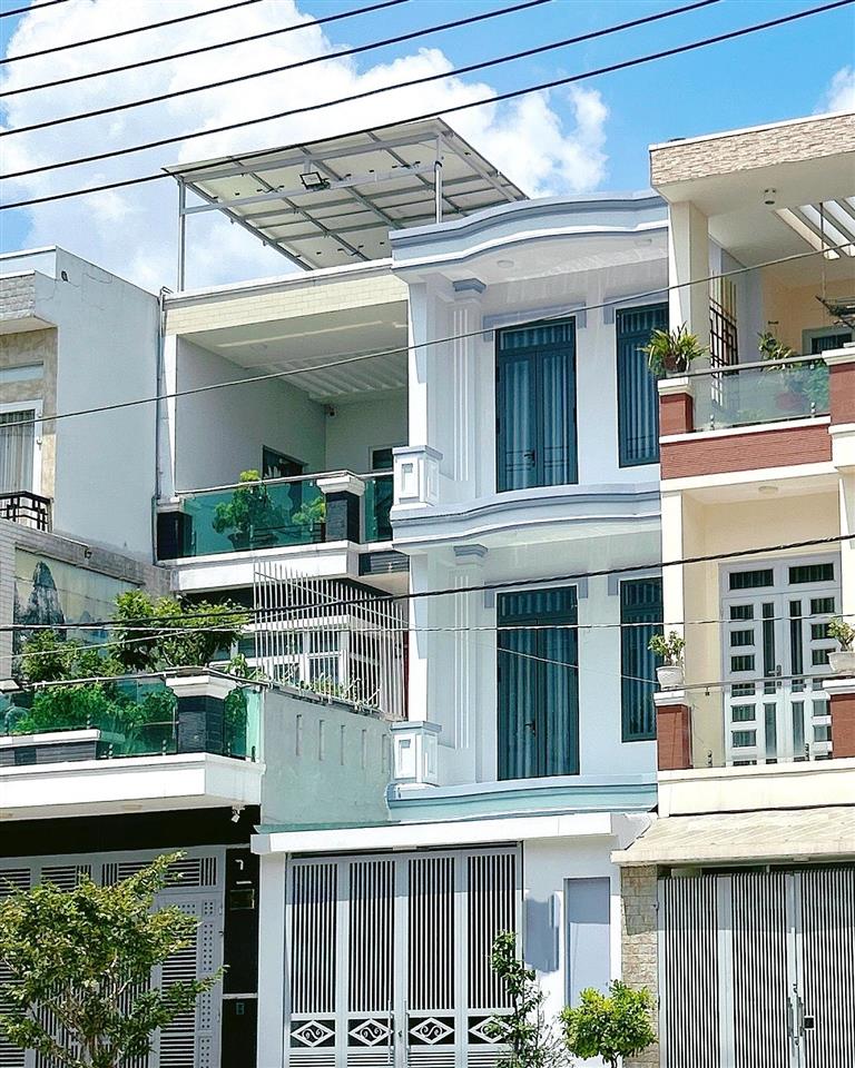 Gấp bán nhà 3 tầng mới ở ngay  chỉ 6.2 tỷ  phạm văn đồng  hoàn công  xe hơi ngủ trong.