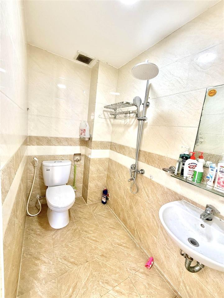 Nhà đẹp 3 tầng  gần chợ bình triệu, gigamall  75m2  chỉ 7.3 tỷ  đường xe hơi  hoàn công.