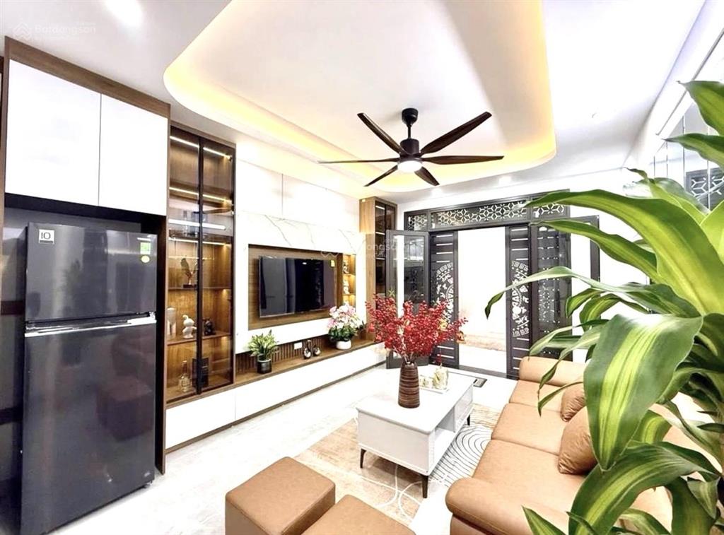 Siêu phẩm nhà 3 tầng  120m2  nhỉnh 9 tỷ  trung tâm hành chính dĩ an  hoàn công  sân xe hơi.