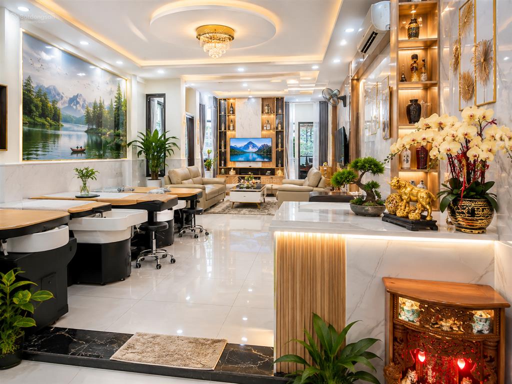 Bán nhà 3 tầng  mặt tiền kinh doanh  diện tích 157m2(5x32)  nhỉnh 10 tỷ  ngay vincom 550 dĩ an.