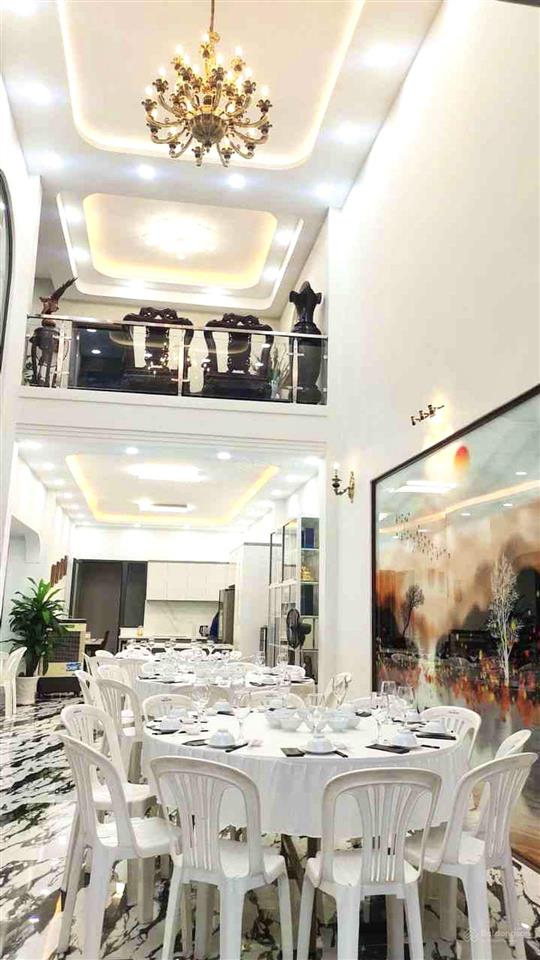 Biệt thự 2 tầng gần chợ hiệp bình phạm văn đồng  160m2(8x20) chỉ 18 tỷ tl  gara ô tô ngủ trong.