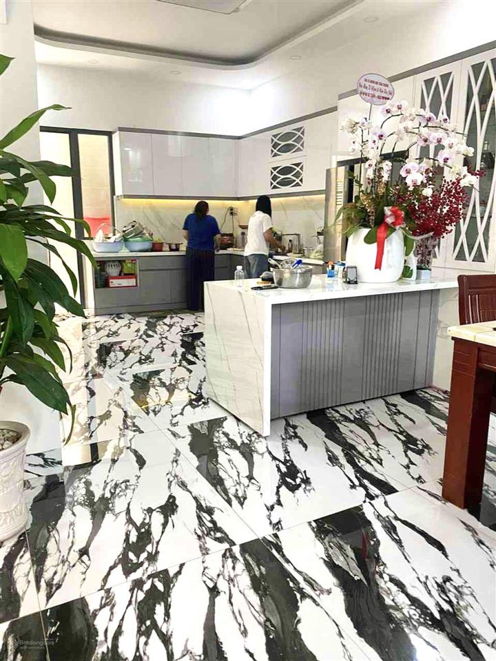 Biệt thự 2 tầng gần chợ hiệp bình phạm văn đồng  160m2(8x20) chỉ 18 tỷ tl  gara ô tô ngủ trong.