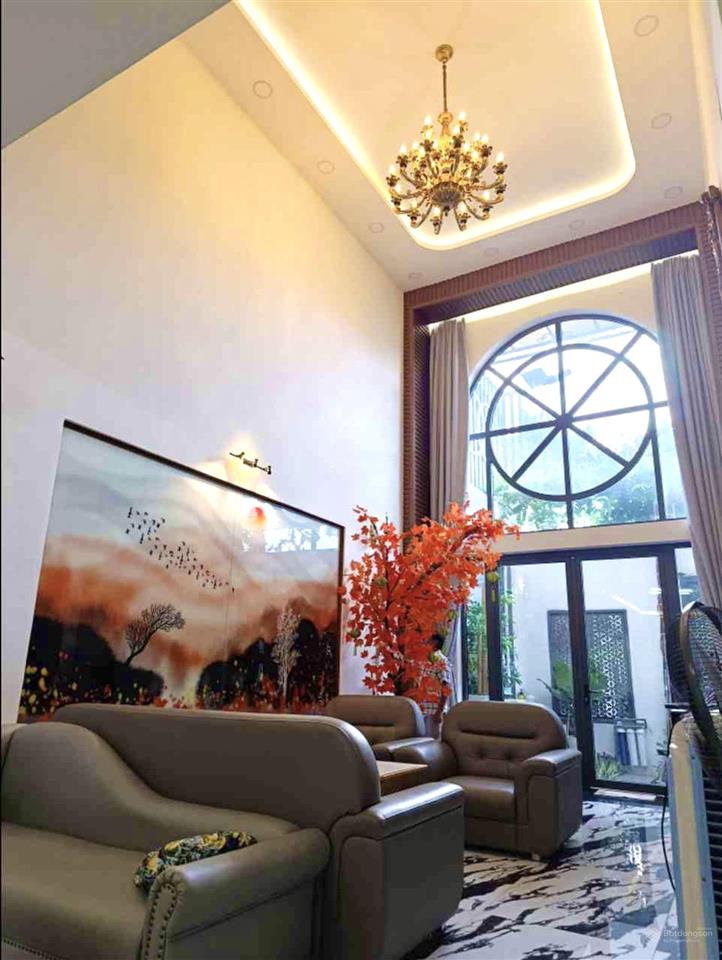 Biệt thự 2 tầng gần chợ hiệp bình phạm văn đồng  160m2(8x20) chỉ 18 tỷ tl  gara ô tô ngủ trong.