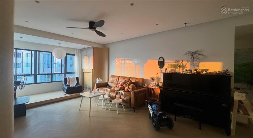 Bán căn hộ chung cư view đẹp tại mulberry lane, 8,2 tỷ, 121 m² hot!