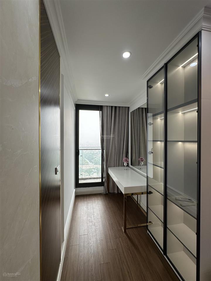 Nhà em cần bán căn 172m2 full nt . 3n+1 và 3vs . giá có thương lượng được . xem mọi lúc .0325 122 ***