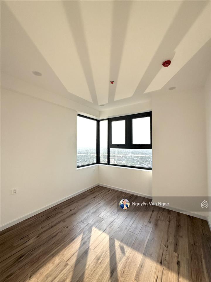 Cho thuê gấp the maison, 7 triệu, 3pn2wc77m2, view đẹp, (giường, tủ, 4 rèm, bếp, hút mùi)có video