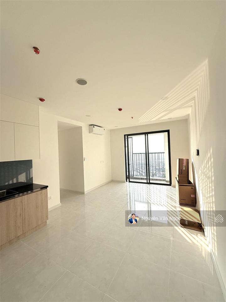 Cho thuê gấp the maison, 7 triệu, 3pn2wc77m2, view đẹp, (giường, tủ, 4 rèm, bếp, hút mùi)có video