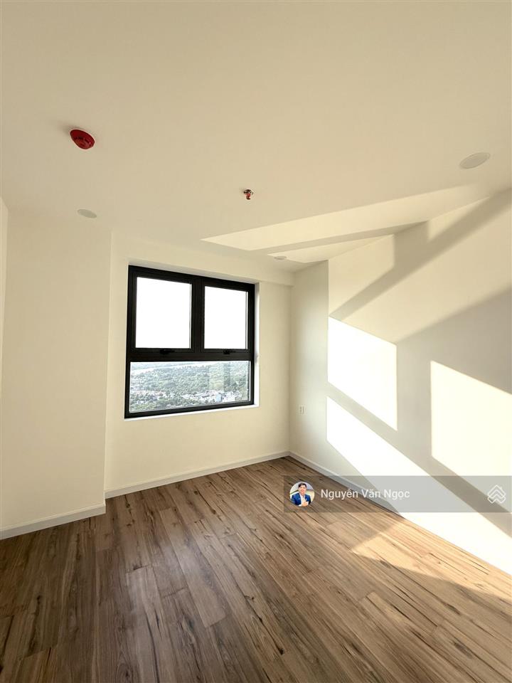 Cho thuê gấp the maison, 7 triệu, 3pn2wc77m2, view đẹp, (giường, tủ, 4 rèm, bếp, hút mùi)có video