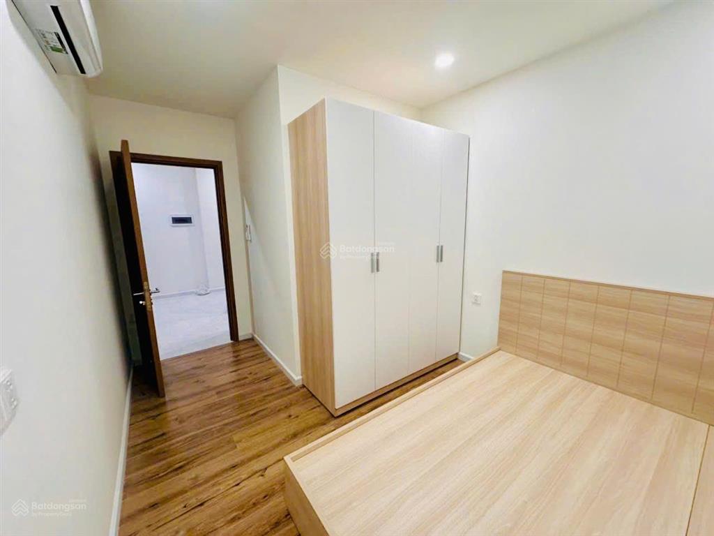 Cho thuê gấp the maison  2pn  6tr tl (giường+tủ + 3 rèm, bếp, hút mùi) gọi 0902 009 ***