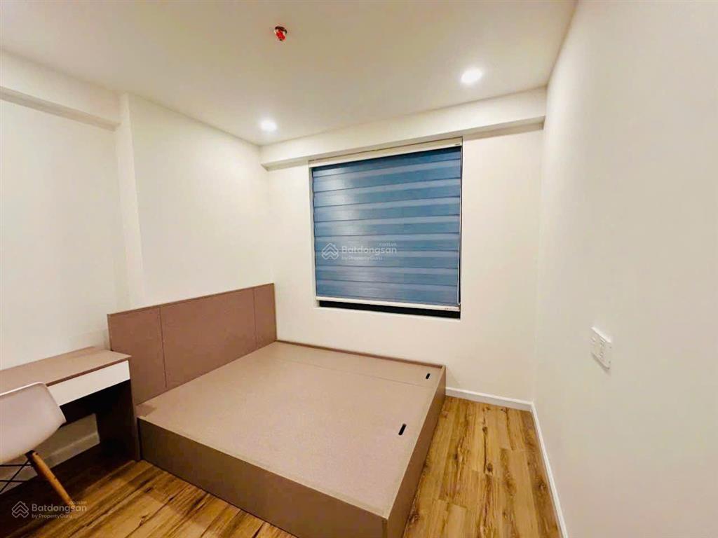 Cho thuê gấp the maison  2pn  6tr tl (giường+tủ + 3 rèm, bếp, hút mùi) gọi 0902 009 ***