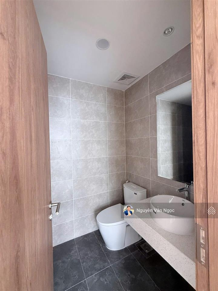 Cho thuê gấp the maison  2pn  6tr tl (giường+tủ + 3 rèm, bếp, hút mùi) gọi 0902 009 ***