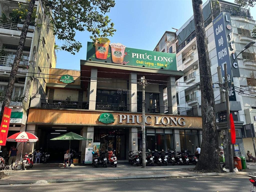 Bán nhà đang cho phúc long thuê  ngang 17m  mặt tiền trần quang khải  xây dựng cao tầng