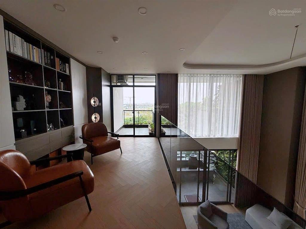 Độc nhất! duplex full nội thất  mới 100% trần cao 6.5m  diện tích 210m2  giá bán chỉ 15.5 tỷ