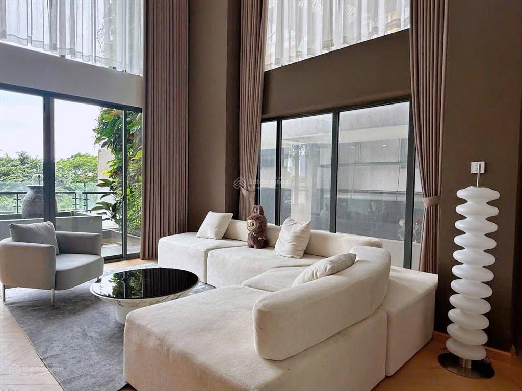 Độc nhất! duplex full nội thất  mới 100% trần cao 6.5m  diện tích 210m2  giá bán chỉ 15.5 tỷ