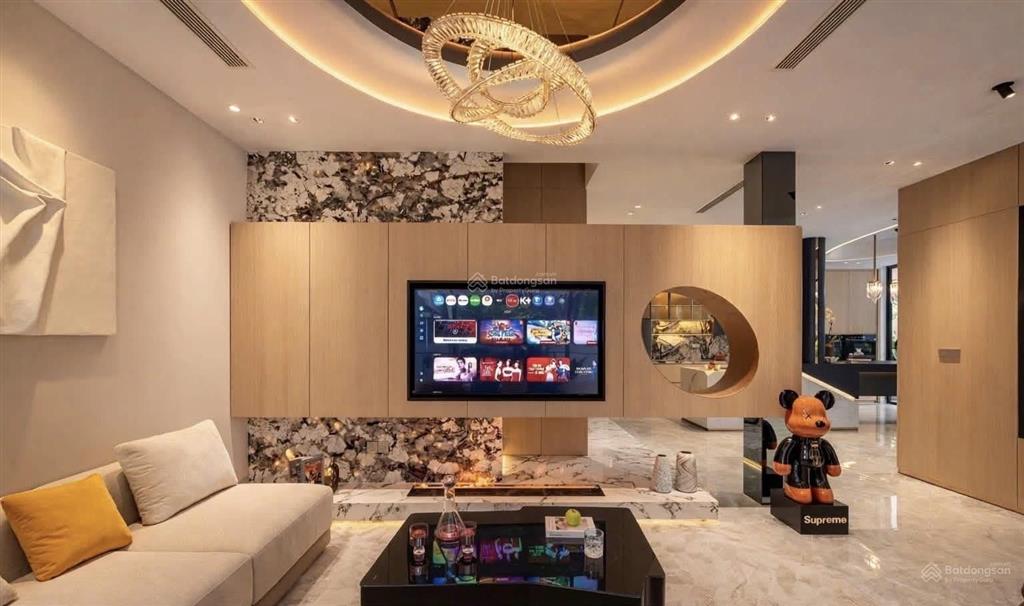 Bán biệt thự mỹ giang  phú mỹ hưng  nhà hiện đại mới hoàn thiện 100%  full nội thất  chỉ 82 tỷ