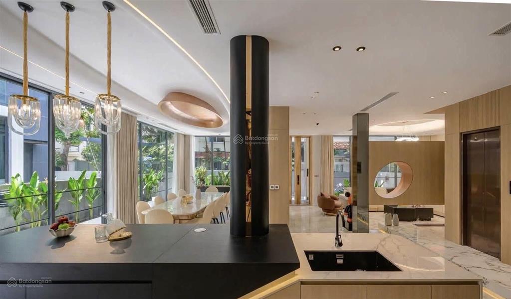 Bán biệt thự mỹ giang  phú mỹ hưng  nhà hiện đại mới hoàn thiện 100%  full nội thất  chỉ 82 tỷ