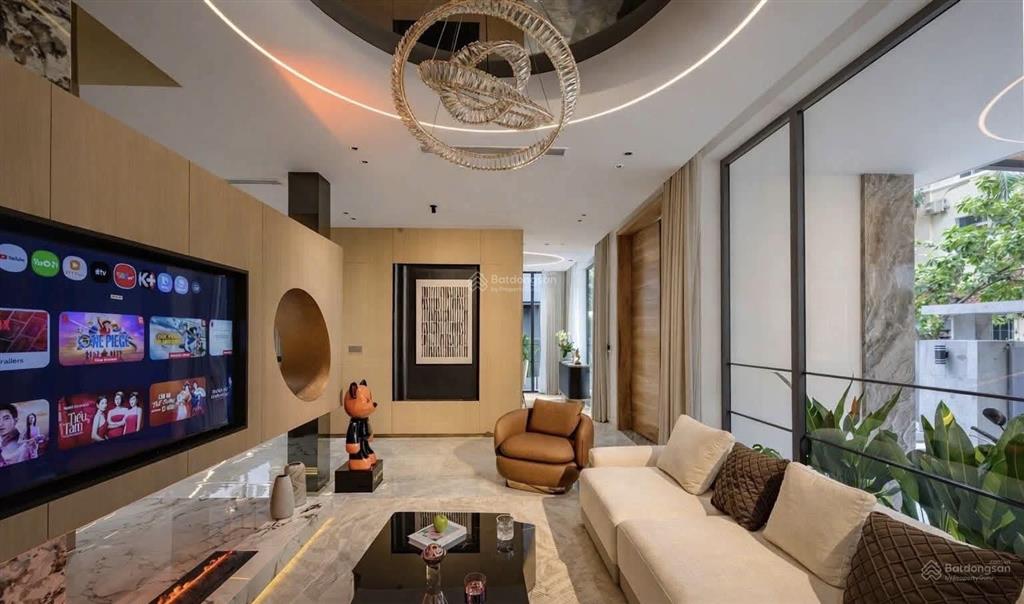 Bán biệt thự mỹ giang  phú mỹ hưng  nhà hiện đại mới hoàn thiện 100%  full nội thất  chỉ 82 tỷ