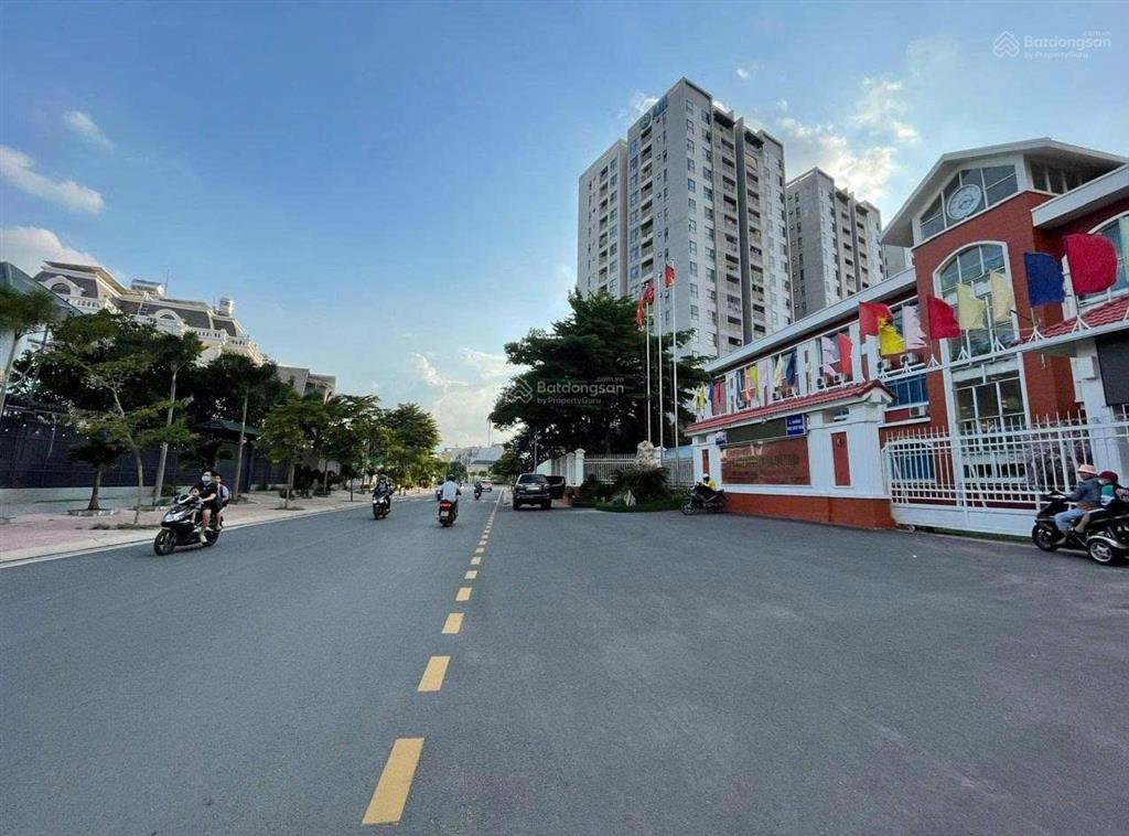 Bán lô đất đường 10m đối diện khu biệt thự an lộc, lê đức gò vấp 4x23m không lg 8tỷ9.  0902 958 ***