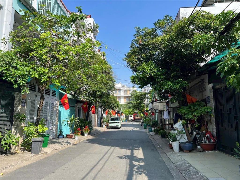 Nhà 4 tầng đường 8m thông lê đức thọ đường 28 p6. đt 4x15m. gần bờ kè. chỉ 8ti5