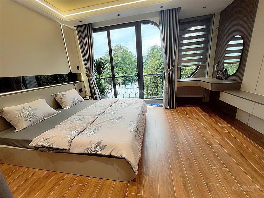 Nhà mới xây kế công viên gò vấp,lê đức thọ p6. hẻm xe hơi. dt 4.4x13m 5 tầng.giá 9ti2 tl.0902 958 ***