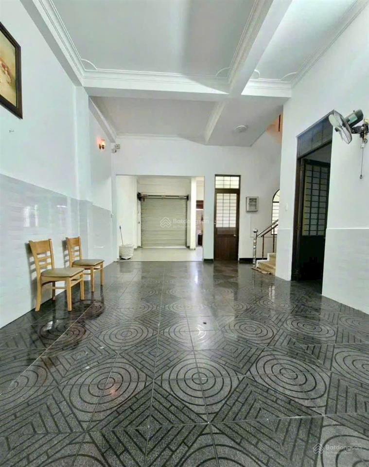 Bán nhà 1 đời chủ xưa giờ,nguyễn văn lượng gv. 7.1x15m 3 tầng. 6 pn.cách mặt tiền 15m. giá 10ti2 tl