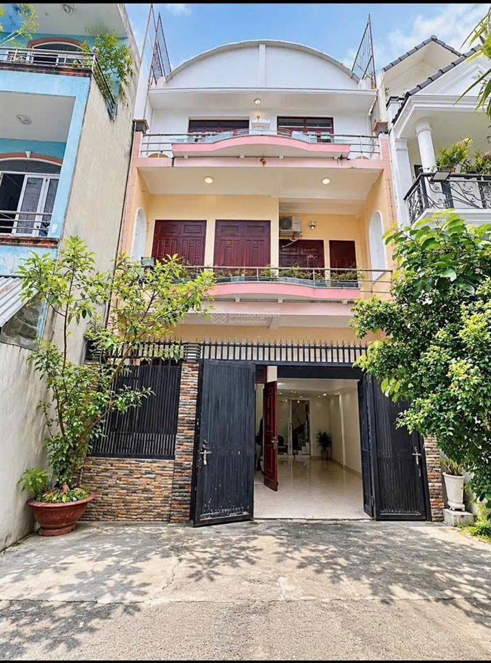 Bán nhà 1 đời chủ xưa giờ,nguyễn văn lượng gv. 7.1x15m 3 tầng. 6 pn.cách mặt tiền 15m. giá 10ti2 tl