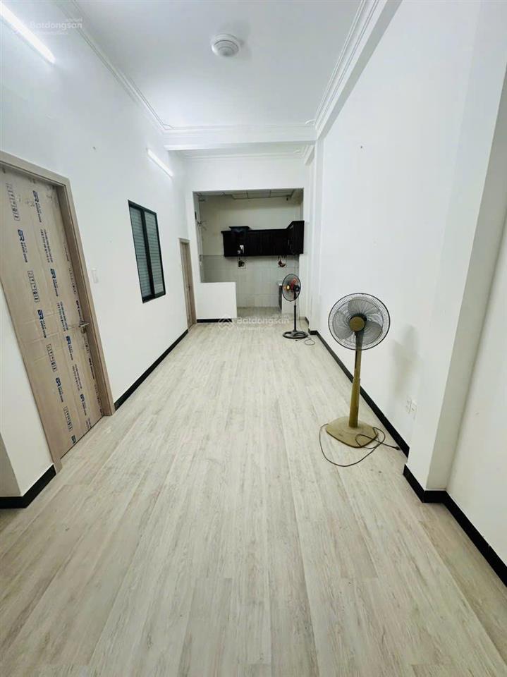 Bán nhà 1 đời chủ xưa giờ,nguyễn văn lượng gv. 7.1x15m 3 tầng. 6 pn.cách mặt tiền 15m. giá 10ti2 tl