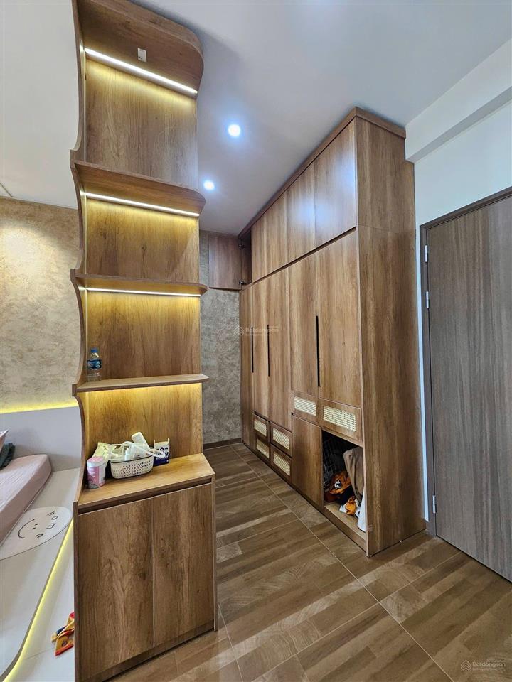 Nhà mới xây cách đường nguyễn hữu trí 100m, 90m2, 3 tầng giá 3 tỷ 333tr.   0901 425 *** oanh