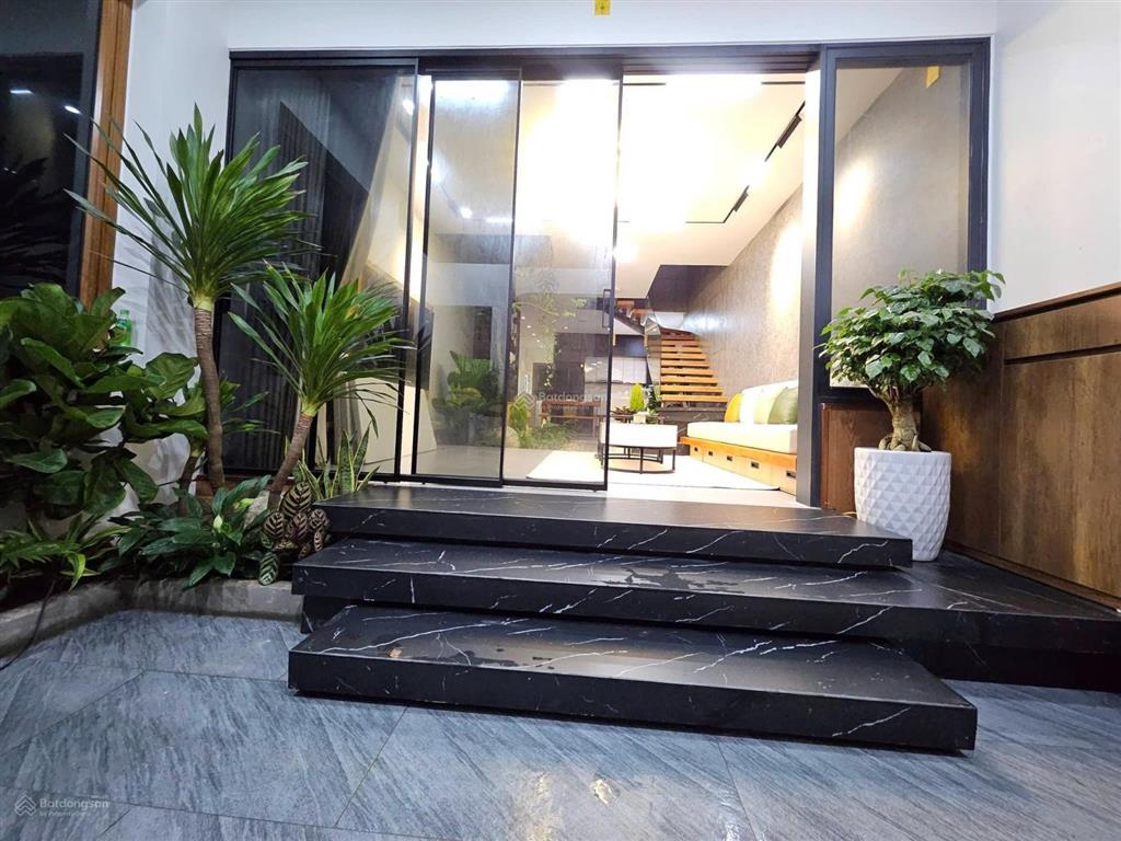 Nhà mới xây cách đường nguyễn hữu trí 100m, 90m2, 3 tầng giá 3 tỷ 333tr.   0901 425 *** oanh