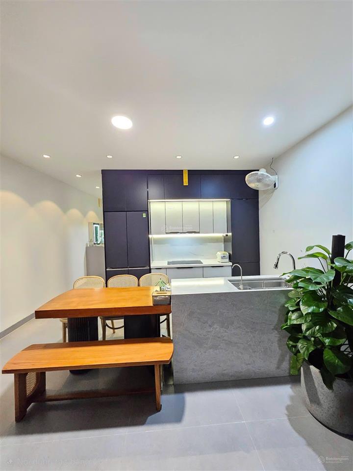 Nhà mới xây cách đường nguyễn hữu trí 100m, 90m2, 3 tầng giá 3 tỷ 333tr.   0901 425 *** oanh