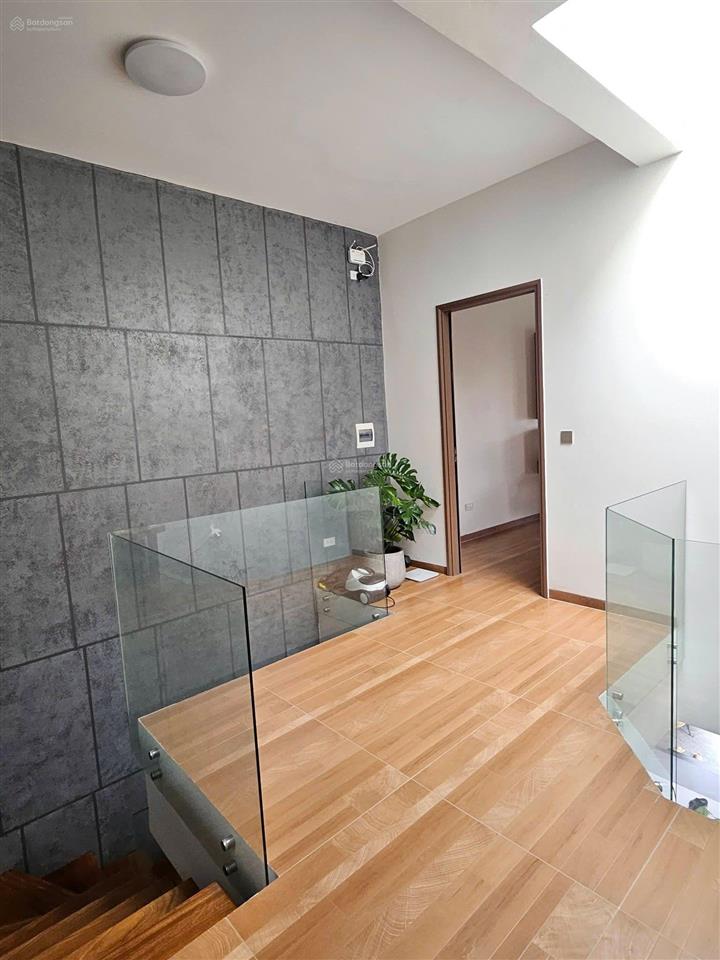 Nhà mới xây cách đường nguyễn hữu trí 100m, 90m2, 3 tầng giá 3 tỷ 333tr.   0901 425 *** oanh