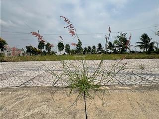 Chốt nhanh lô đất nguyễn hữu trí giá chỉ 2,2 tỷ/ 100m2.  0901 425 *** oanh