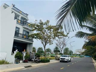 Đất đẹp gần eco retreat ở ngay, hưởng trọn tiện ích sinh thái. 100m2. 2,4 tỷ.  0901 425 *** oanh