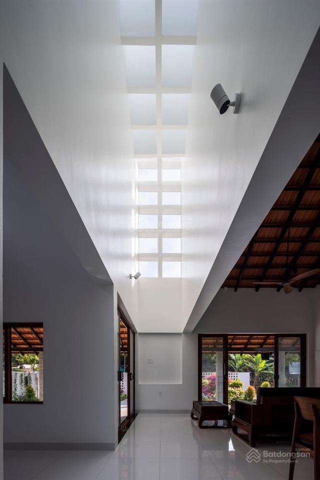 Bán nhà 252m2 mới xây. mẫu hiện đại giá 7 tỷ 560tr. đường nguyễn hữu trí   0901 425 *** oanh