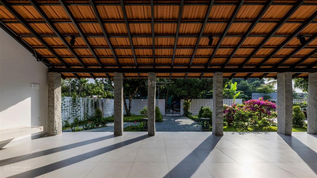 Bán nhà 252m2 mới xây. mẫu hiện đại giá 7 tỷ 560tr. đường nguyễn hữu trí   0901 425 *** oanh