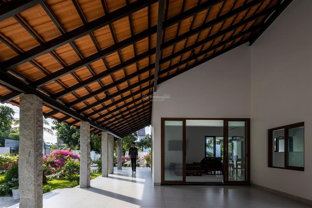 Bán nhà 252m2 mới xây. mẫu hiện đại giá 7 tỷ 560tr. đường nguyễn hữu trí   0901 425 *** oanh