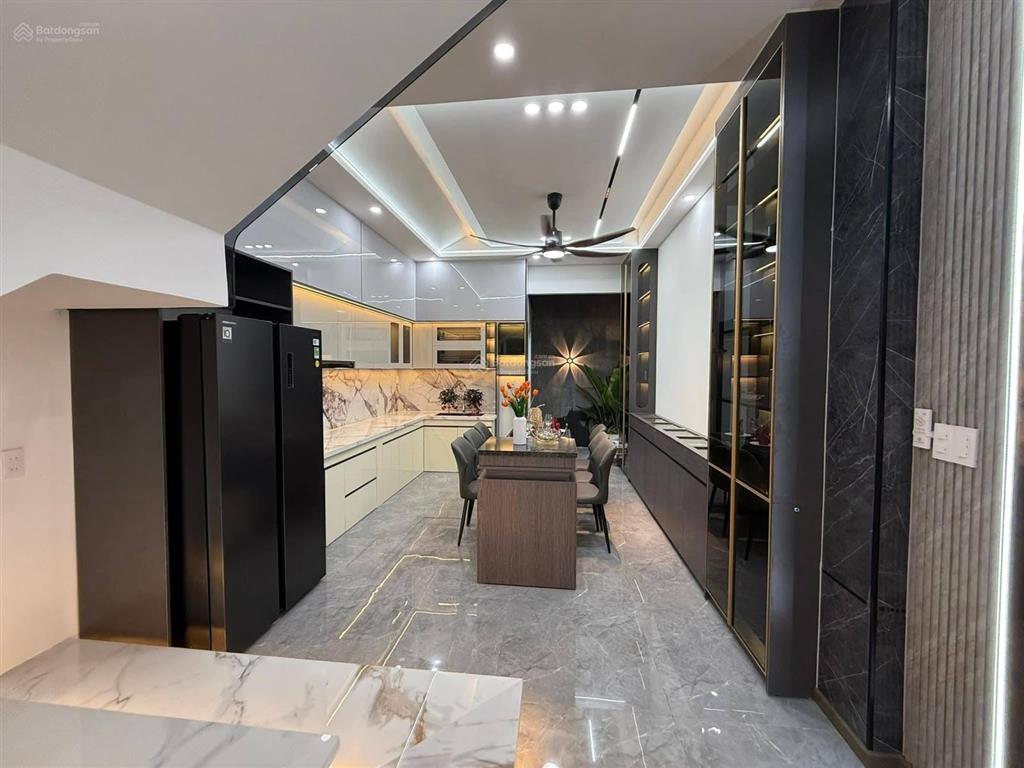 Bán nhà phố mặt tiền đường hoàng phan thái  bình chánh. 3 tầng 5pn, 6 tỷ.   0901 425 *** oanh