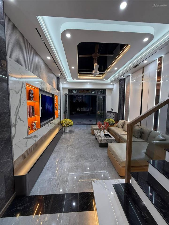 Bán nhà phố mặt tiền đường hoàng phan thái  bình chánh. 3 tầng 5pn, 6 tỷ.   0901 425 *** oanh