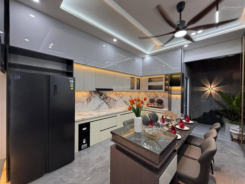 Bán nhà phố mặt tiền đường hoàng phan thái  bình chánh. 3 tầng 5pn, 6 tỷ.   0901 425 *** oanh