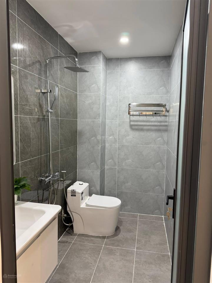 Bán nhà phố mặt tiền đường hoàng phan thái  bình chánh. 3 tầng 5pn, 6 tỷ.   0901 425 *** oanh