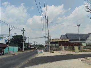 Bán đất thổ cư 100m2 giá 4 tỷ ngay chợ bình chánh. đường nhựa 30m2.shr .  0901 425 *** oanh