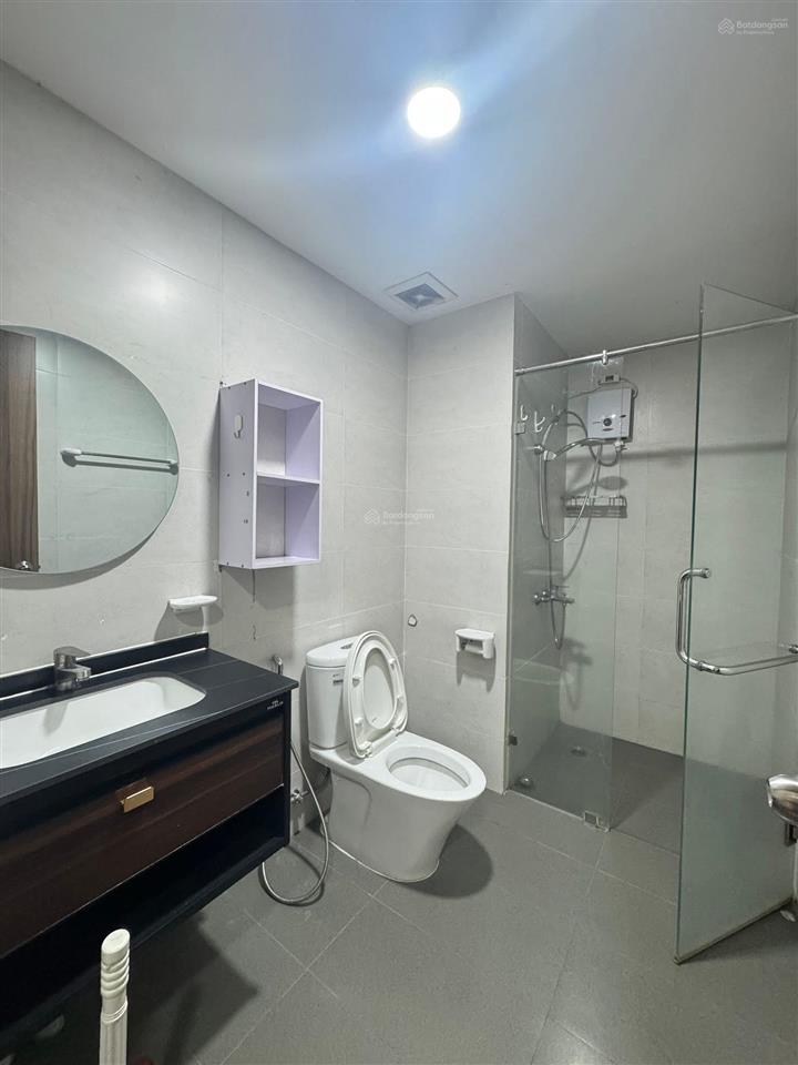 Cho thuê căn 2pn 2wc ban công, view hồ bơi | full nội thất