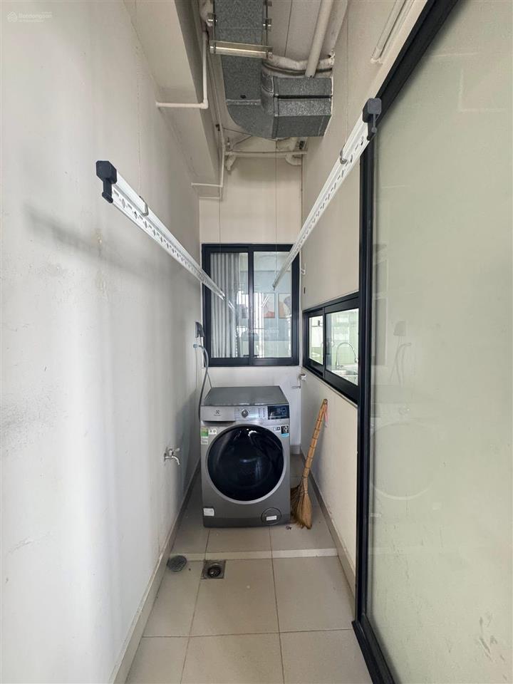 Cho thuê căn 2pn 2wc ban công, view hồ bơi | full nội thất