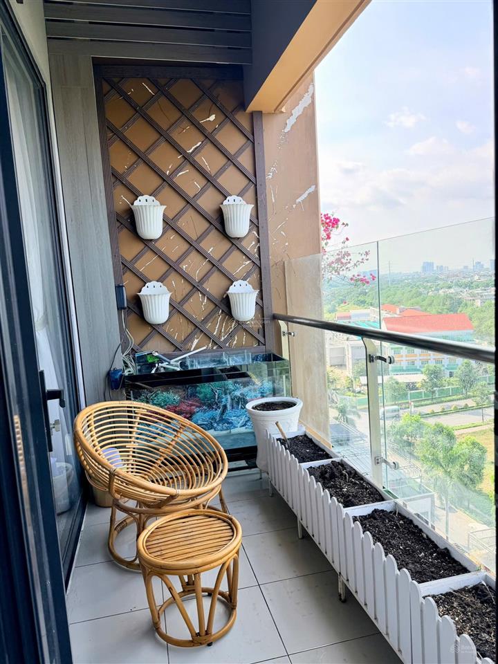 Bán căn 2pn 2wc ban công, view landmark  bitexco | sổ hồng sẵn