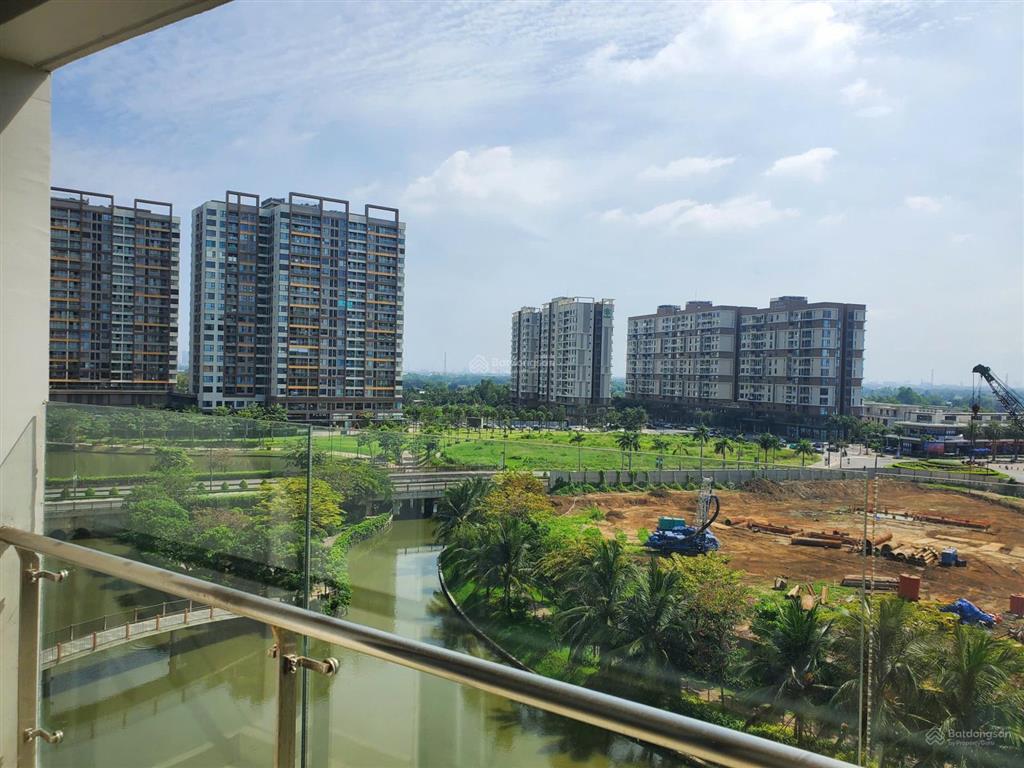 Cho thuê căn 3pn 2wc ban công, đông nam  view kênh đào, thoáng mát | chỉ xách vali dọn vào ở