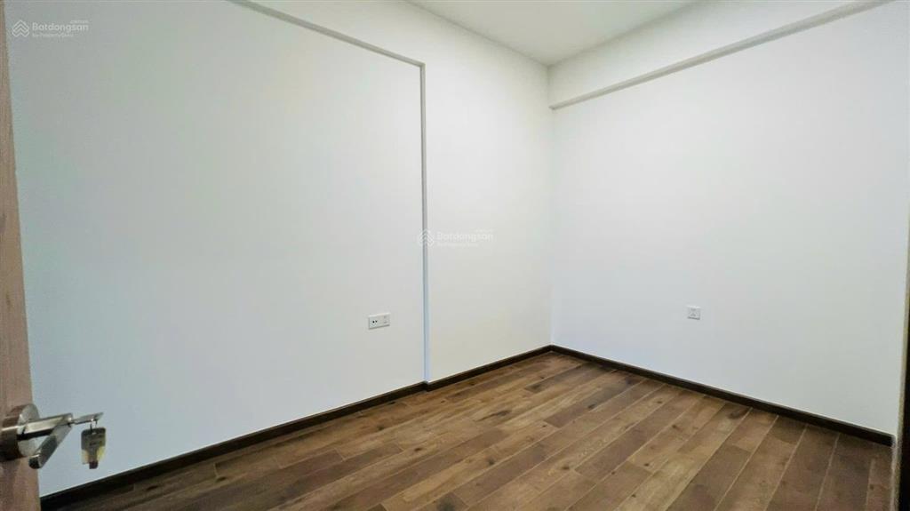 Cho thuê căn panorama 2pn, 1wc, ban công | giá chỉ 9,5 tr/tháng (rèm, giàn phơi)