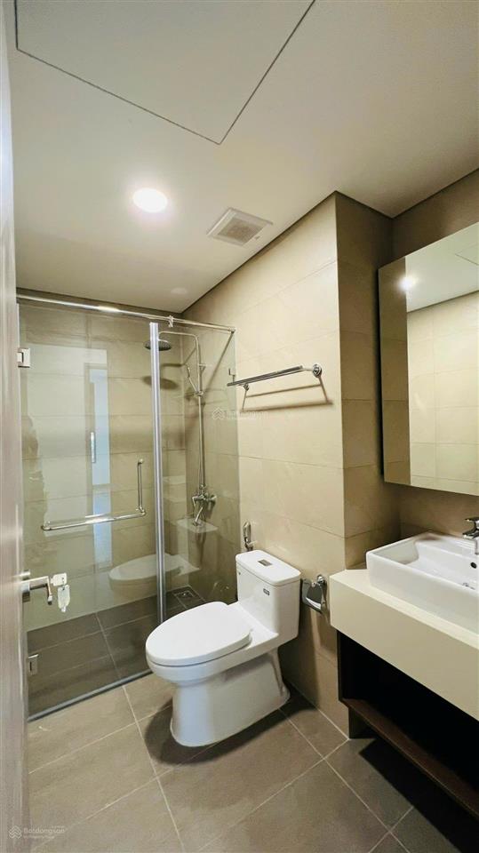 Cho thuê căn panorama 2pn, 1wc, ban công | giá chỉ 9,5 tr/tháng (rèm, giàn phơi)