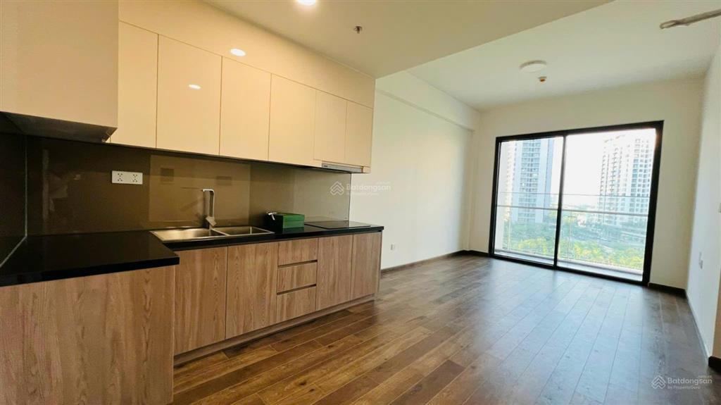 Cho thuê căn panorama 2pn, 1wc, ban công | giá chỉ 9,5 tr/tháng (rèm, giàn phơi)