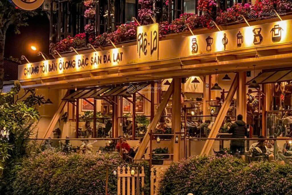 Cho thuê mbkd ngay gần tràng tiền  nhà hát lớn  diện tích 150m²  mặt tiền 25m  hợp mọi mô hình