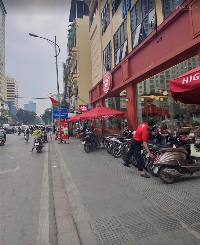 Cho thuê mbkd ngay gần tràng tiền  nhà hát lớn  diện tích 150m²  mặt tiền 25m  hợp mọi mô hình